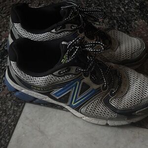 New Balance Men's Black and Blue Athletic Shoes - Green detail